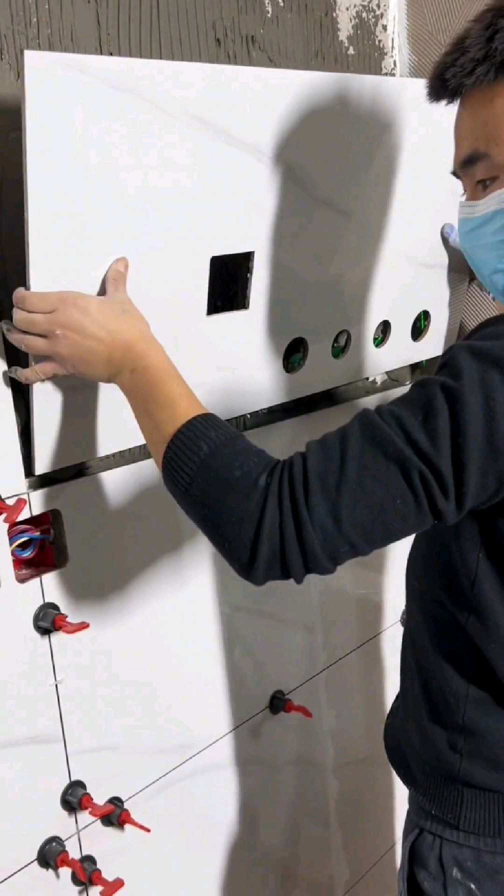 墙砖上怎样打孔视频教程大全(墙砖上怎样打孔视频教程大全图片)